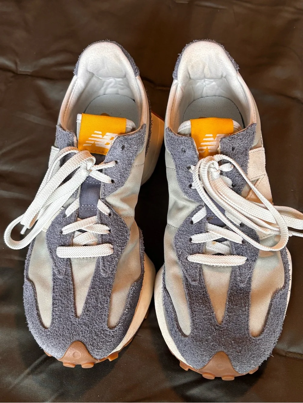 New Balance 327
